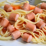 Spaghetti z parówkami...